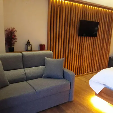 Palmıye Konuk Evı Konukevi Foça